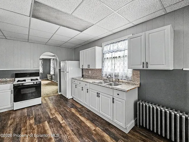 174-176 Cherry St — Photo 2