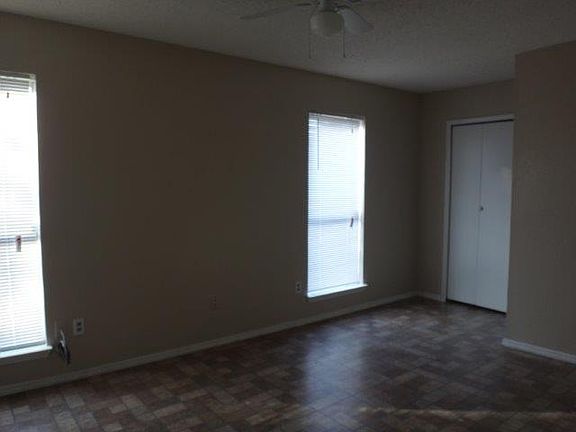 2nd image of 910 High Country Dr