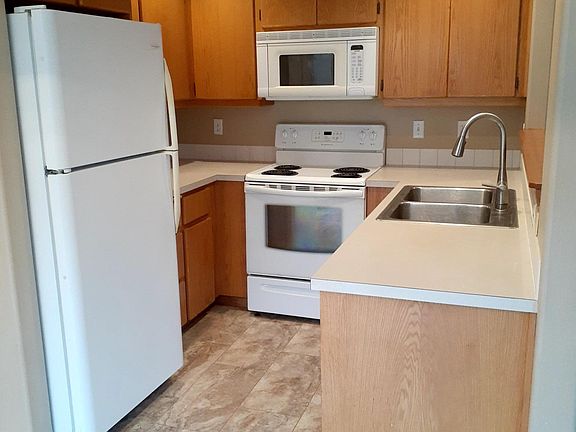 4th image of 6642 SE Ariel St