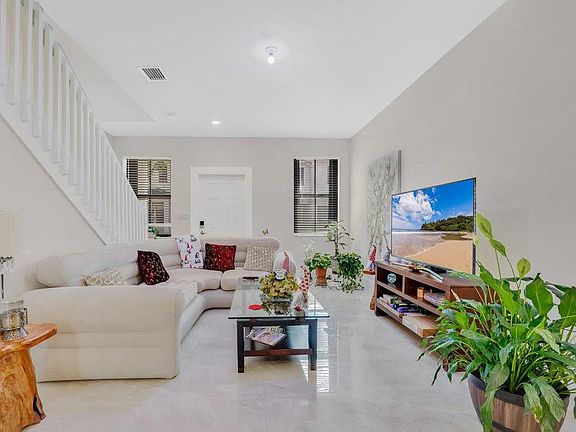 4th image of 1543 SW 29th Street #1543