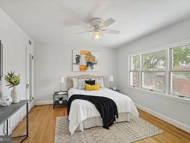 2325 Huidekoper Pl NW — Photo 26