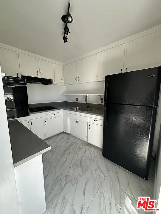 1 bed, 700 sqft, $2,500 — Photo 3
