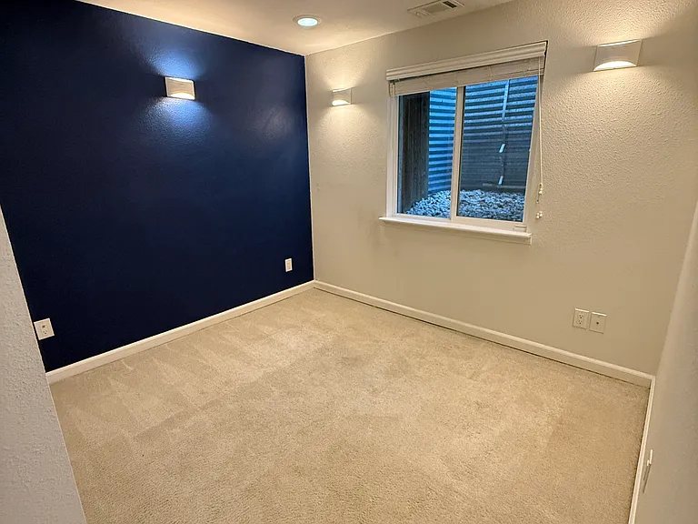 579 W Arrowhead St — Photo 26