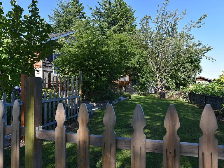 8412 Yvonne Way — Photo 23