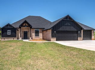 2432 Canyon Cir, Blanchard, OK 73010