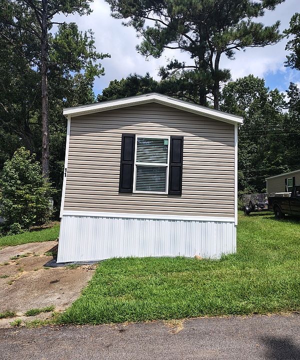 1st image of 11 Poole Cir