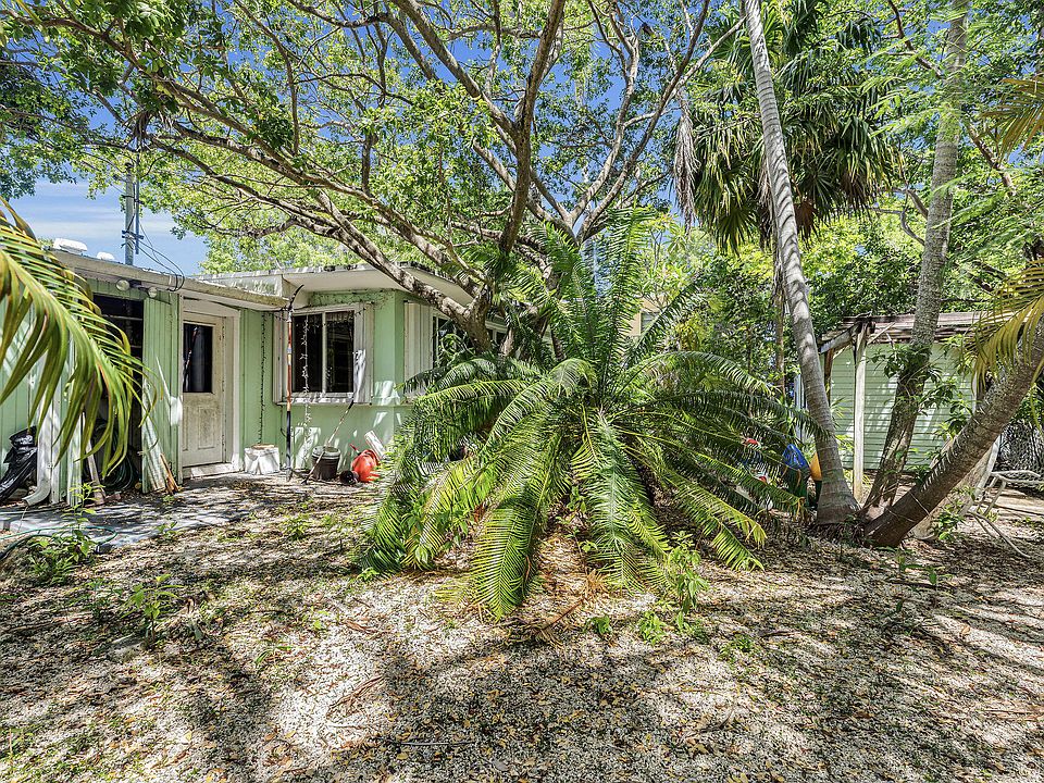 1st image of 908 Estall St