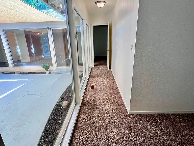 1528 Goldenwood Dr — Photo 4