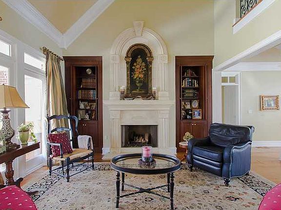 2nd image of 2315 Garden Park Dr SE