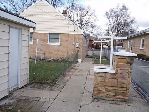 5th image of 3716 Saint Paul Ave