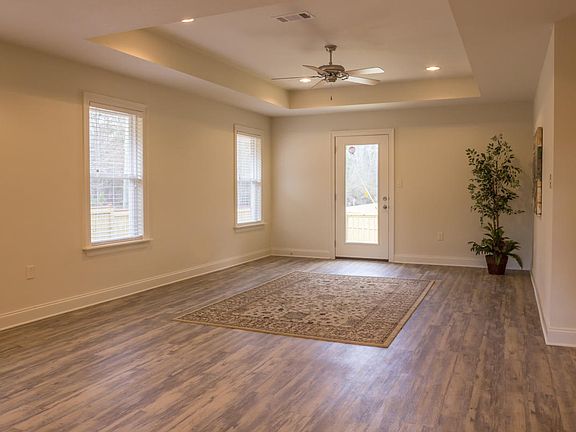 3rd image of 106 Crowns Pointe