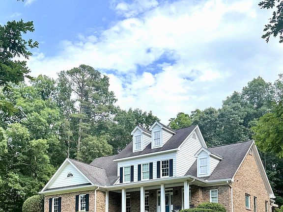 2nd image of 195 River Cove Mdws