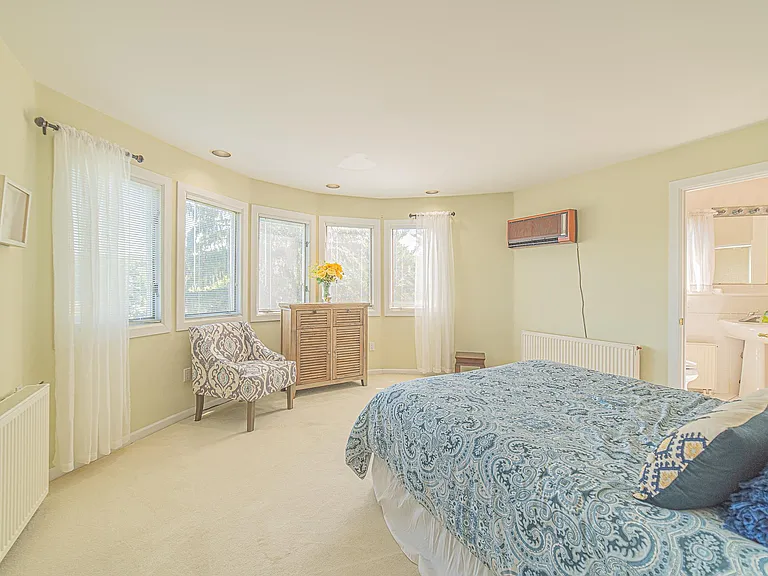 20 Shore Rd — Photo 43