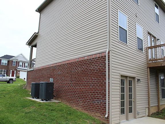 3rd image of 4013 Grindstone Ct