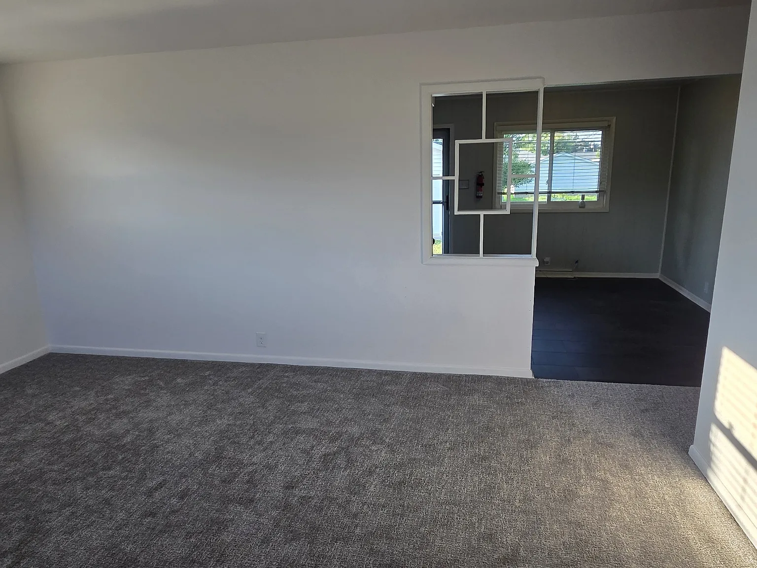 4 bed, 1.5 bath, 2214 sqft, $2,195 — Photo 3