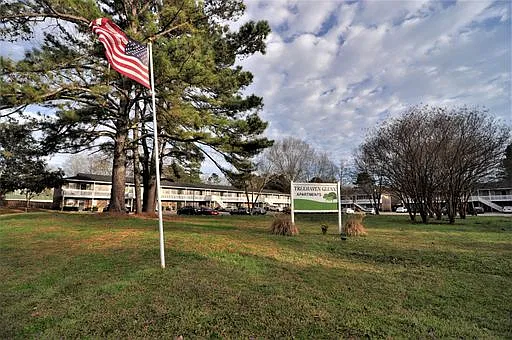 Tree Haven Glenn — Photo 1