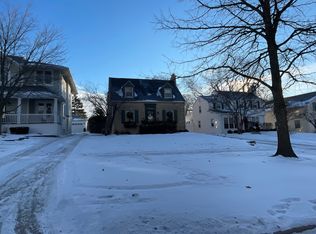 151 Forest Ave, Glen Ellyn, IL 60137