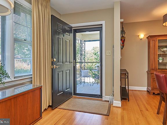 5th image of 817 S Veitch St