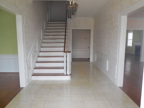 2nd image of 316 Brown St
