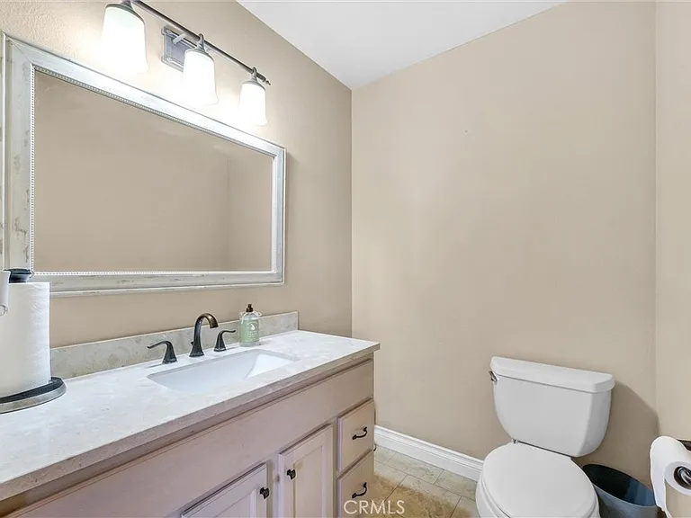 2215 Molino Ave #2215B — Photo 16