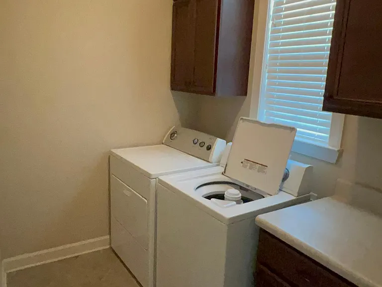 1229 Grainfield Cv — Photo 9