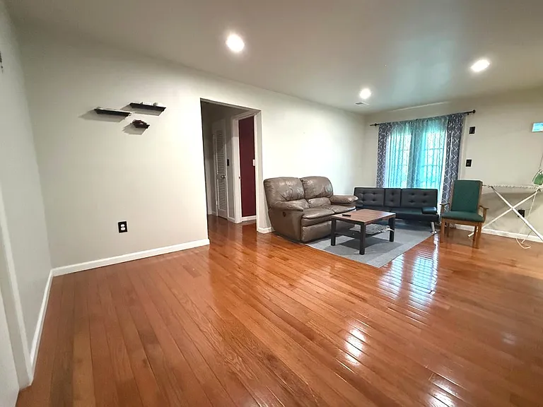 1107 Green Hollow Dr — Photo 5