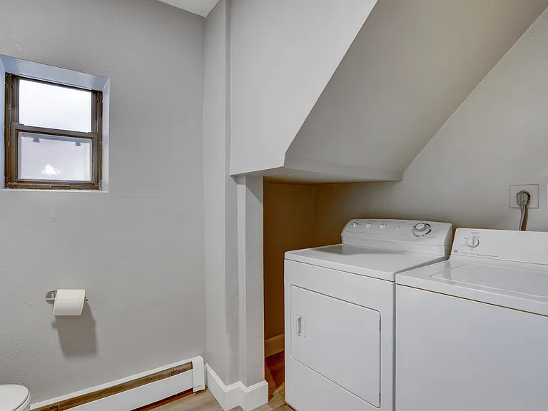 2524 N High St — Photo 20