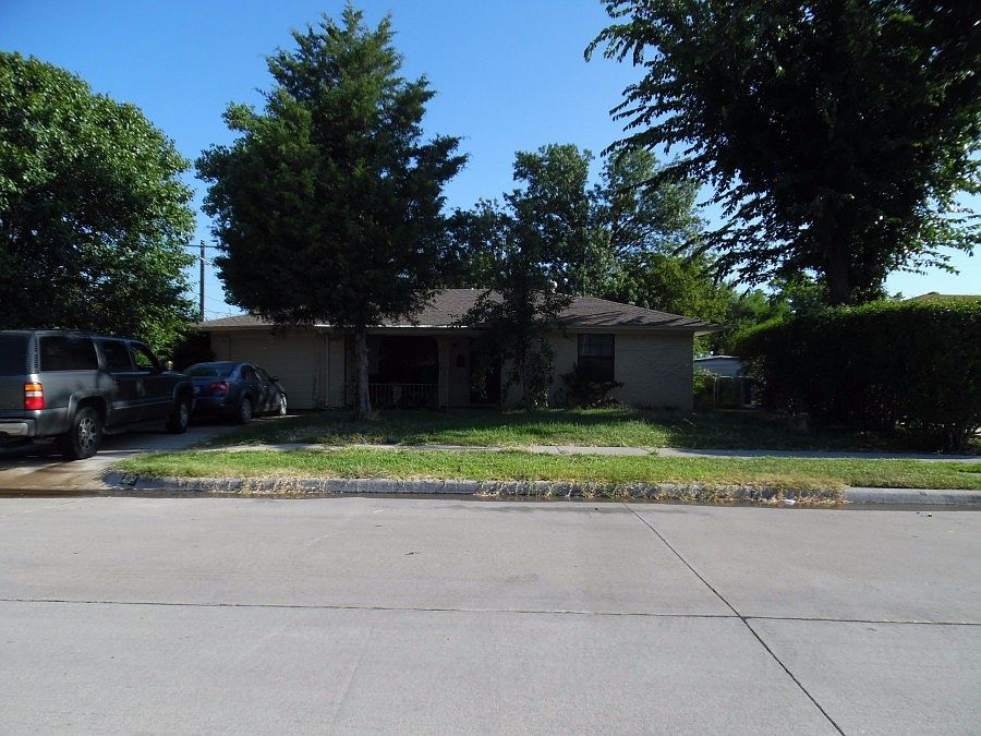 1st image of 801 Calvin Dr