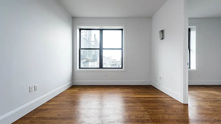 Rented by Nooklyn NYC LLC | media 102