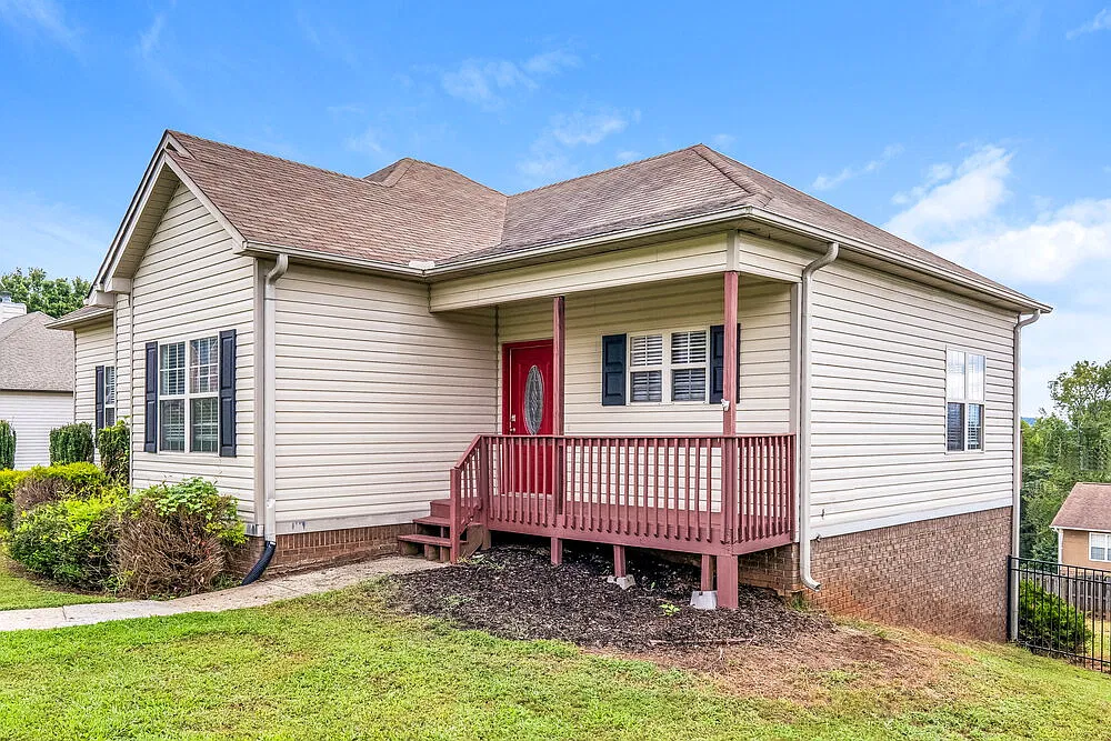 3 bed, 2.5 bath, 1363 sqft, $1,550 — Photo 4
