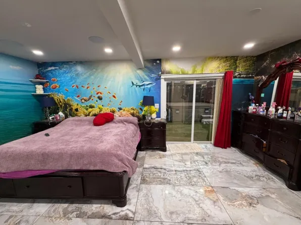 6712 N Clark St #2, Chicago, IL 60626