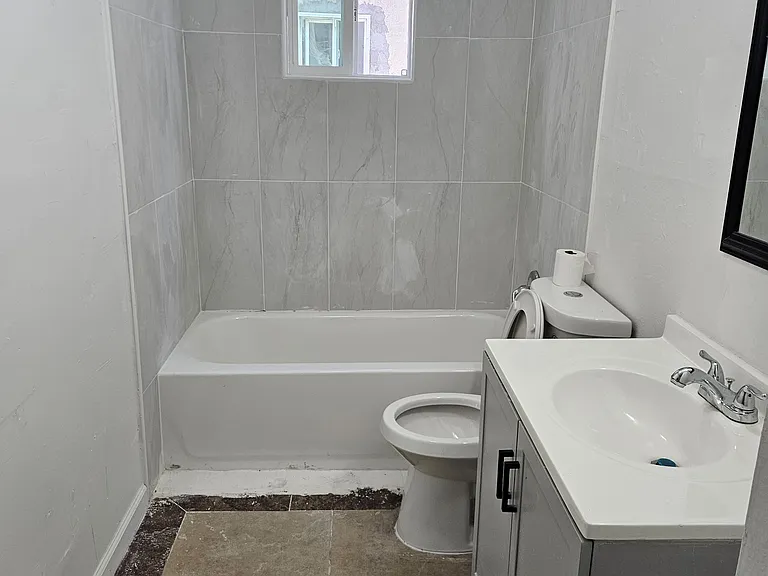 2451 Angela St #C — Photo 4