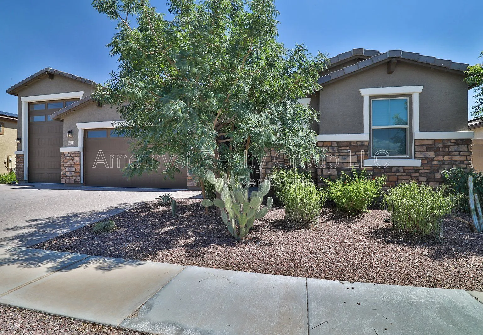 3 bed, 2.5 bath, 2581 sqft, $2,295 — Photo 2