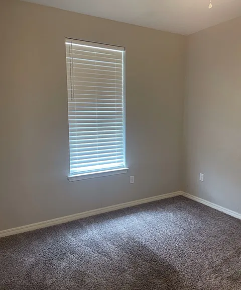 401 Myra Lynn Ln — Photo 7