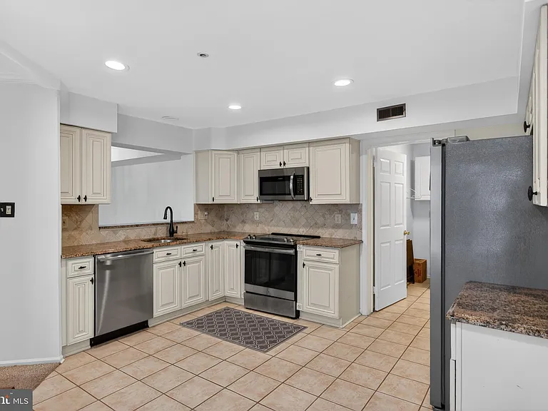 324 Tuvira Ln — Photo 11