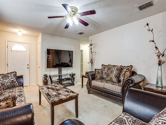 3rd image of 744 Panola Dr