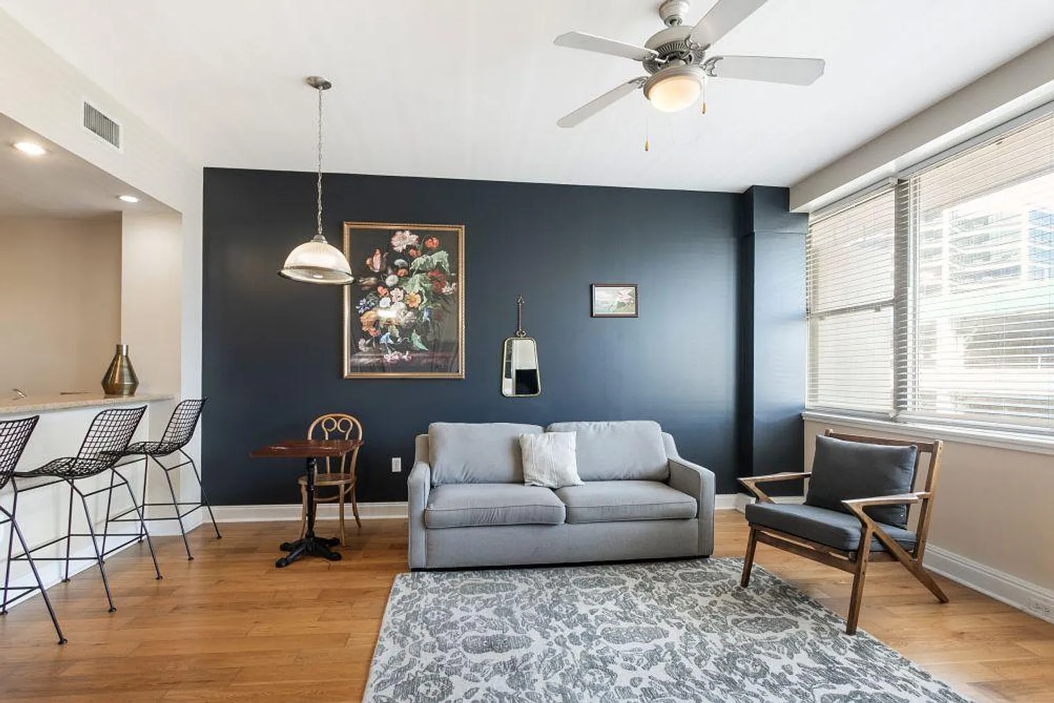 1 bed, 2.0 bath, 430 sqft, $4,211 — Photo 2