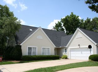 79 Forest Lake Dr, Simpsonville, SC 29681