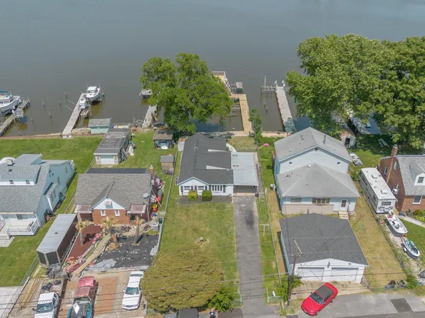 6704 River Drive Rd, Sparrows Point, MD 21219