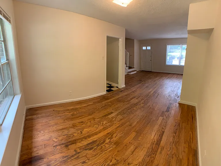 1615 Valley Ave — Photo 9
