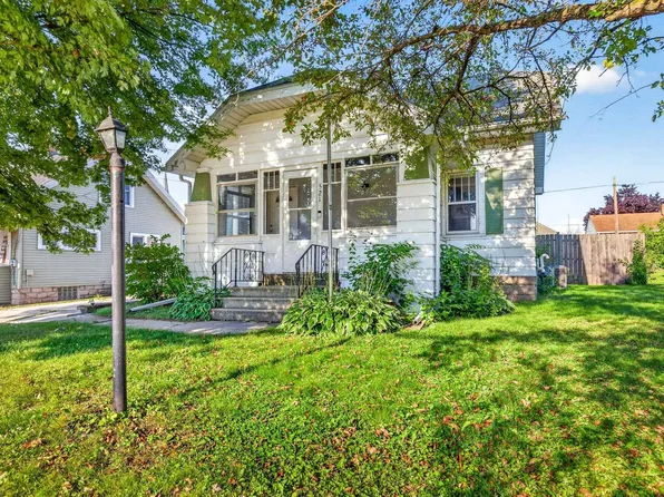 521 Wilson St, Little Chute, WI 54140