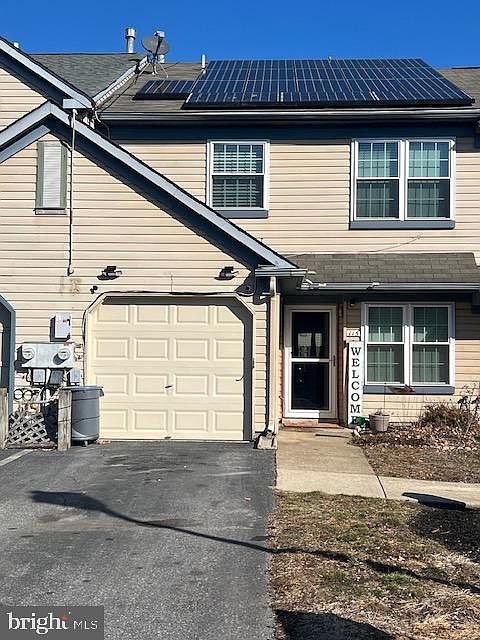 2nd image of 115 Stonebridge Blvd