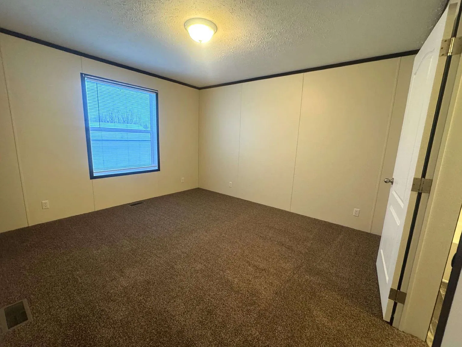 3 bed, 1344 sqft, $1,199 — Photo 4