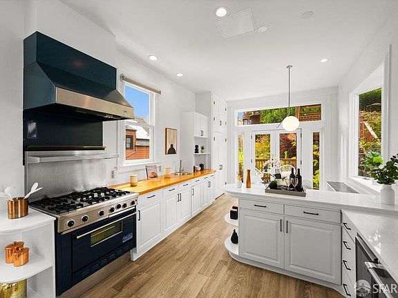5th image of 449 Frederick St