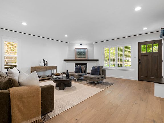 4th image of 333 Orangewood Drive