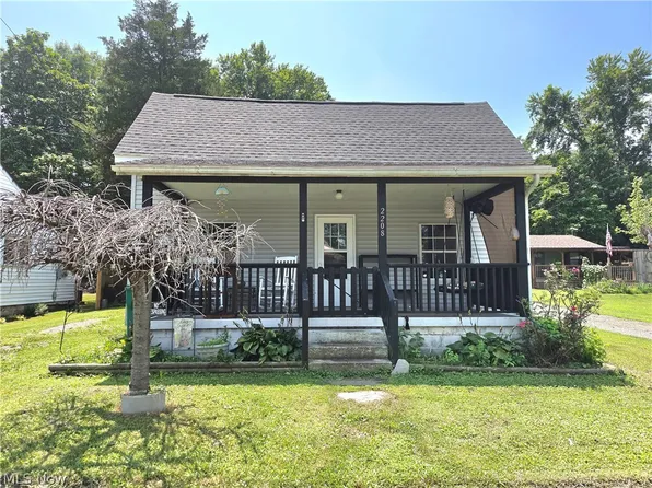 2208 11th Ave, Parkersburg, WV 26101
