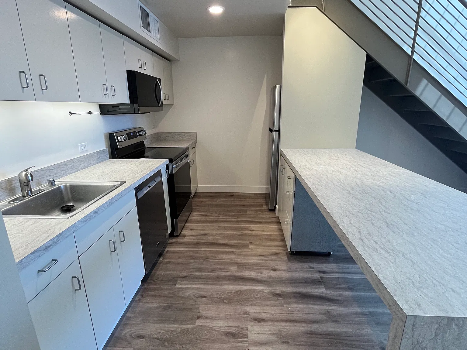 1 bed, 615 sqft, $3,100 — Photo 2