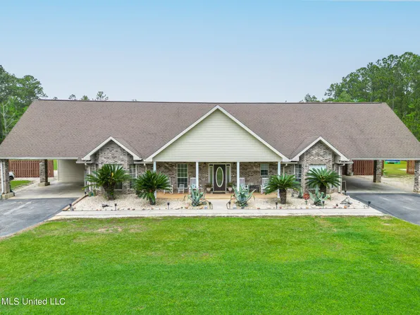 7360 Crazy Horse Dr, Kiln, MS 39556