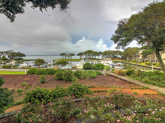 3rd image of 590 Marina Dr #22