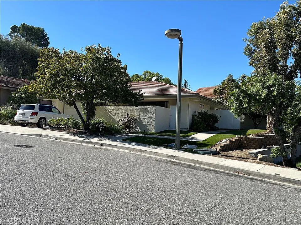 23145 Park Contessa